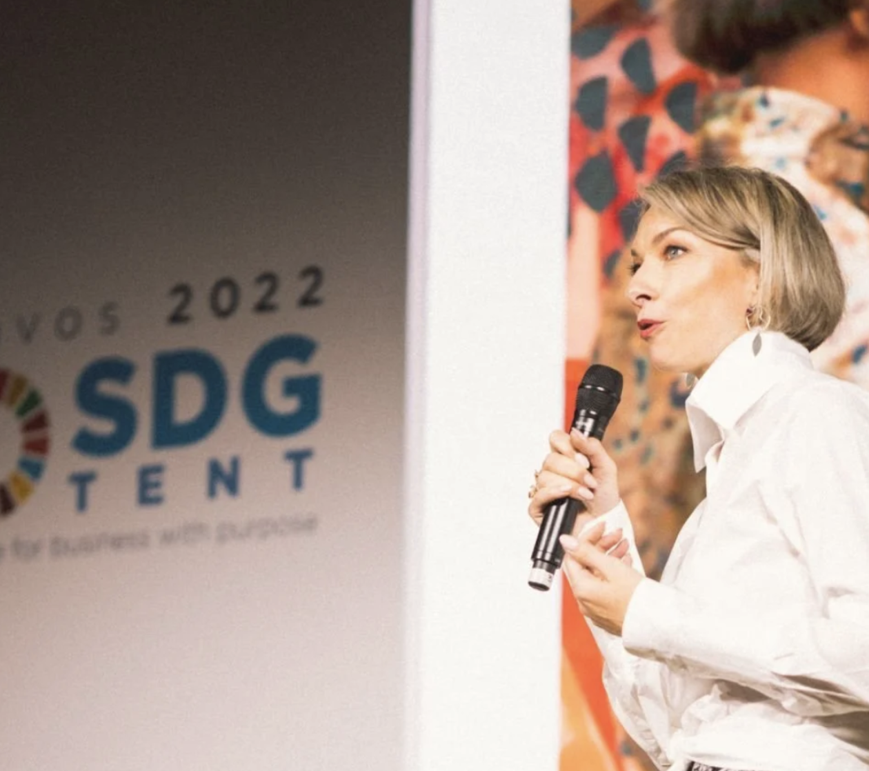 Nicky Myny speaking at the SDG Tent, Davos 2022